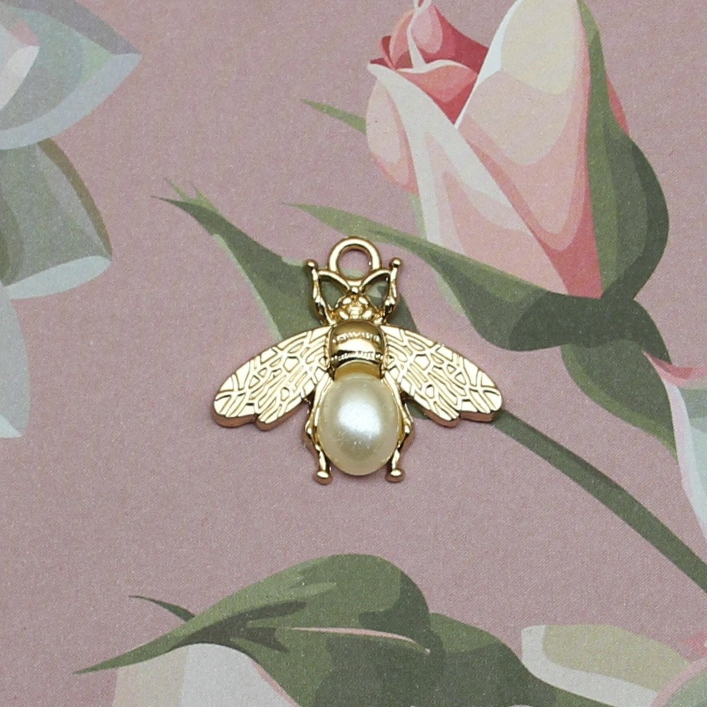 Bee 24mm Gold Plated Acrylic Faux Pearl Cabochon Abdomen 2D