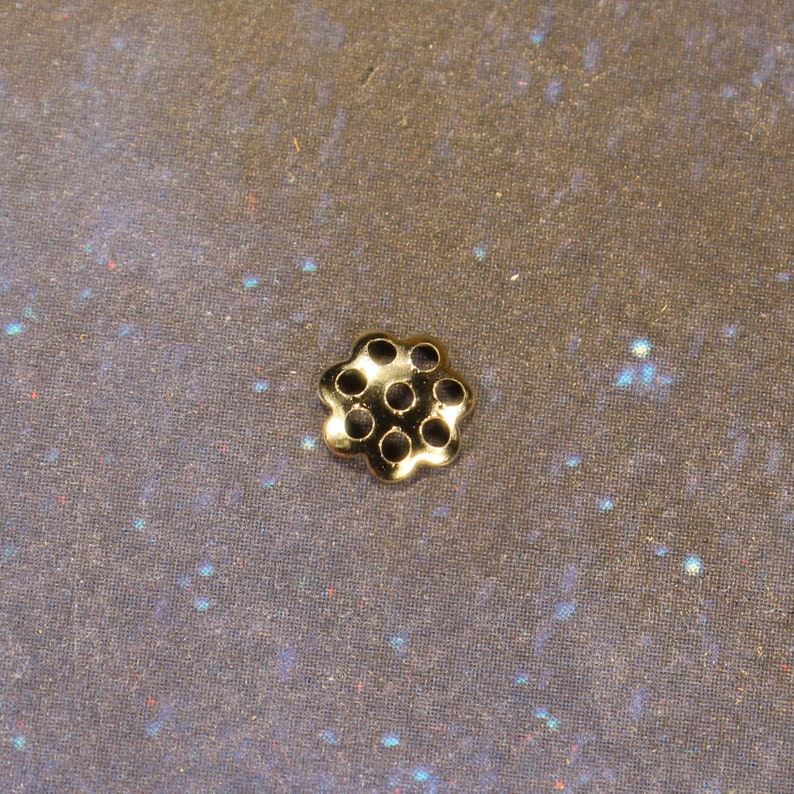 0985 Honeycomb Design 6mm Metal Alloy Silver Tone Single Sided Bead Caps