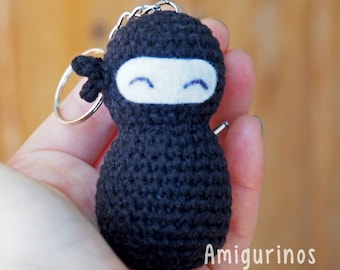 Crocheted plush Ninja Keyring cotton&acrylic yarn and felt, Mini Amigurumi stuffed Ninja. Keychain included. Worldwide shipping