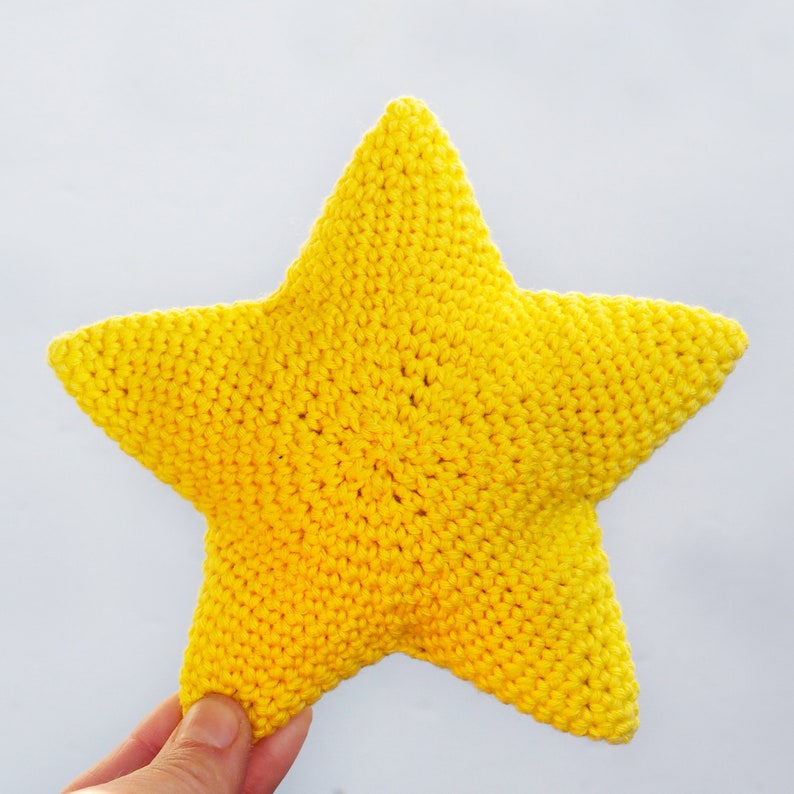 No-Sew Crochet Star Amigurumi Pattern: 2 Techniques. Step-by-step in English, Español, Italiano image 2