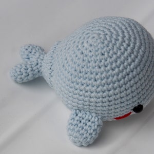 Ballena Azul a ganchillo 100% algodón personalizable. Peluche ballena amigurumi apto para niños 3 imagen 3