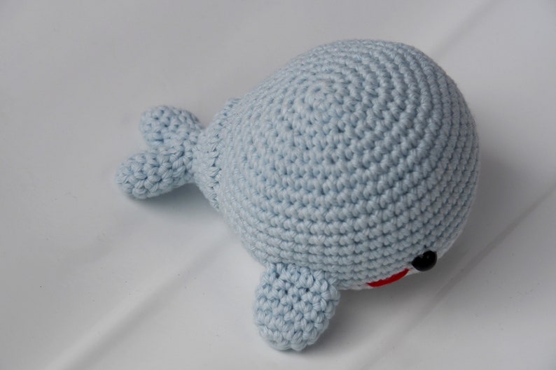 Ballena Azul a ganchillo 100% algodón personalizable. Peluche ballena amigurumi apto para niños 3 imagen 3