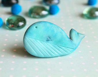 Blue whale / polymer clay brooch