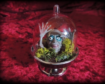 Miniature Horror Pet Zombie in a Bell Jar Dome, Doll Head, Quirky, Halloween, Creepy, Spooky Novelty Kitsch Halloween Decor Goth Alternative