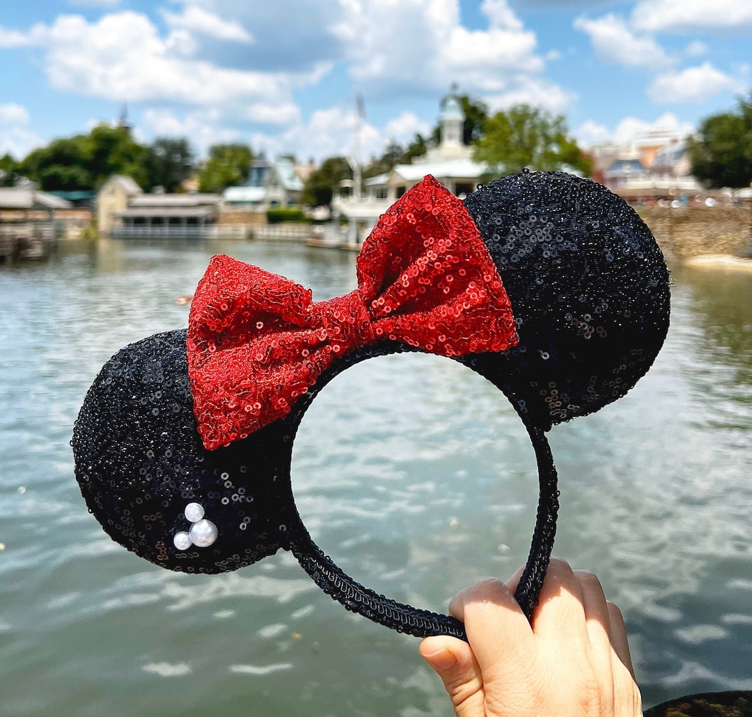 NWT Sequin Minnie Mouse Ears Headband Black & Red Bow Iridescent Glimmer in Sun Authentic Disney Minnie Mouse Ears sequin black and white  main image 4