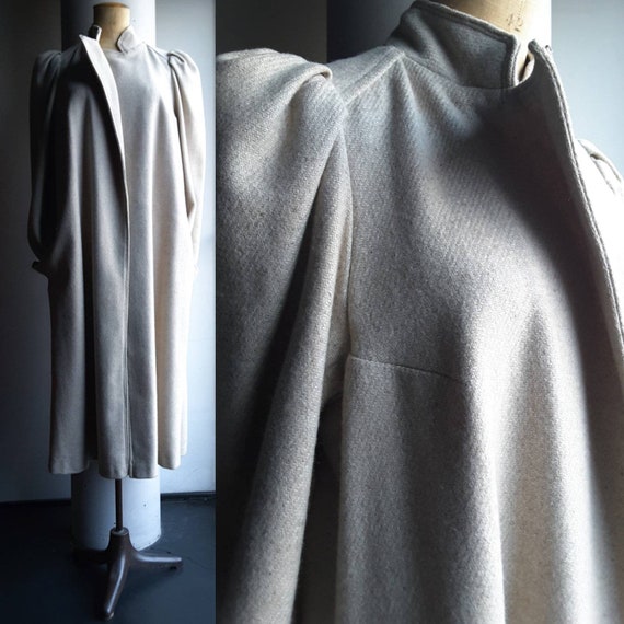 Wonderful 1940s LONG WOOL COAT with invisible sing
