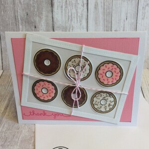 Divertido donut temático de agradecimiento y titular de tarjeta de regalo para familiares, amigos, maestro, entrenador o vecino.