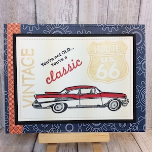 Cartão de aniversário exclusivo com tema de carro clássico