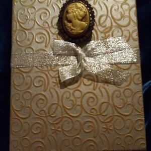 Brooch classic