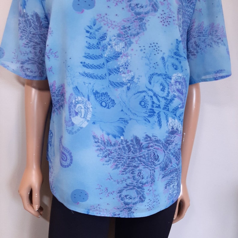 Vintage 80s Floral Paisley Blouse Womens Plus Size 20W Blue Purple Sheer Lined Crepe Padded Shoulders Buttoned Back Top Plaza South Woman