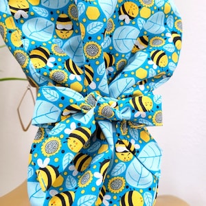 Bee Print Satin Lined Ponytail Scrub Cap: Nurse Doctor Surgical Hat
