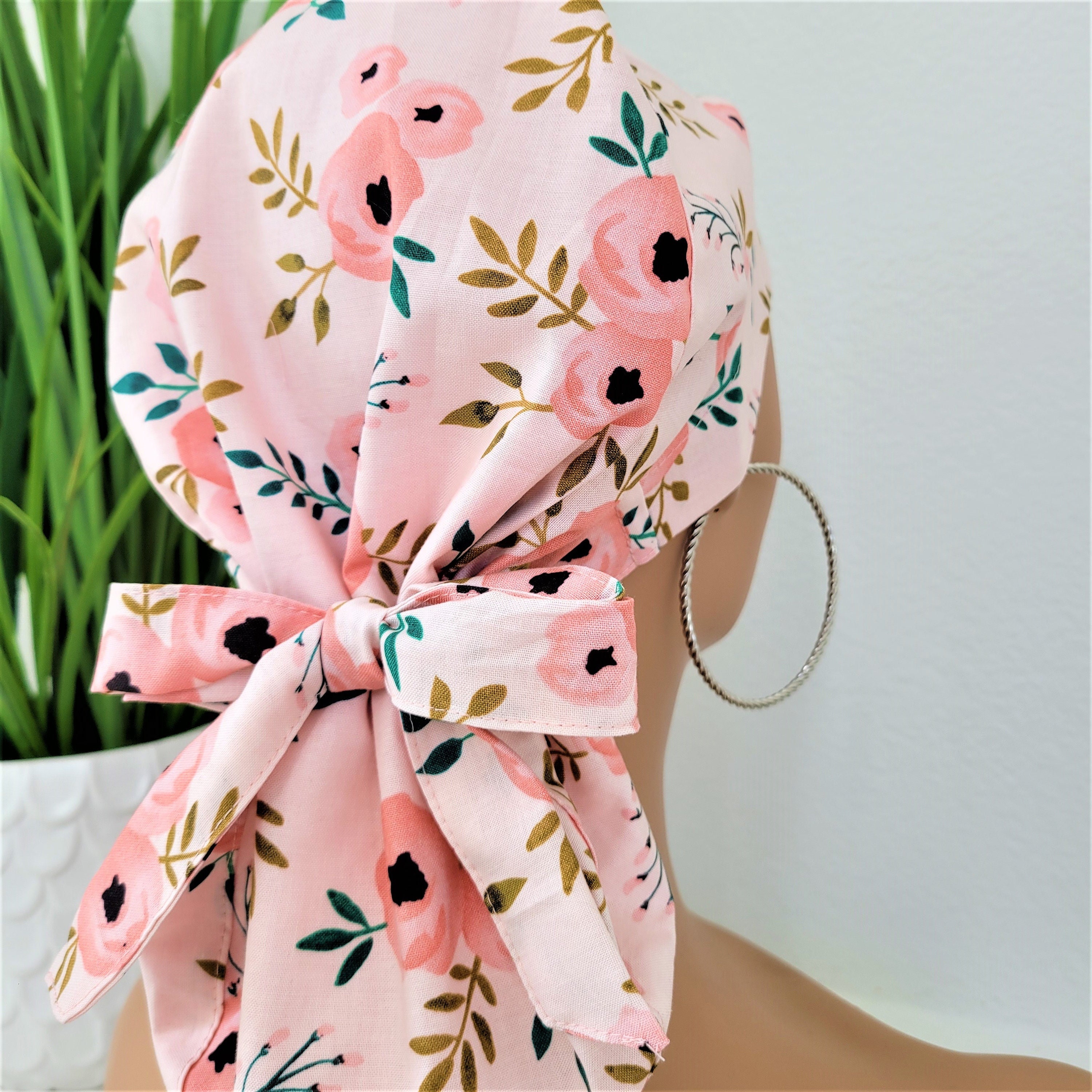 Floral Satin gefütterte OP-Haube: Verstellbarer medizinischer Pferdeschwanz-Hut