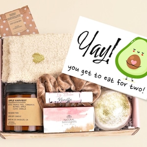 25 Best Gift Baskets for New Moms — New Mom Curated Gift Box