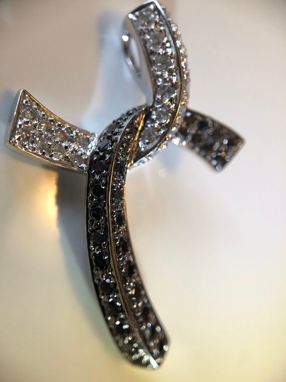 18k White Gold and Diamond Modern Twisted Ribbon … - image 7