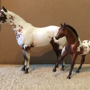 SURREY and & AXEL - matte 2023 Breyer Breyerfest Exclusive special run model horse original finish appaloosa mare and RUNNING foal set