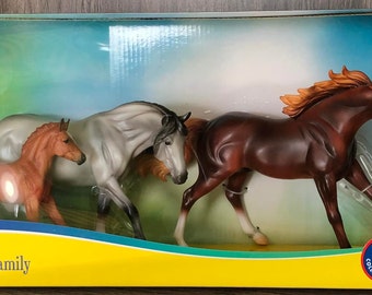 PLAYFUL PONY FAMILY set 2023 tsc Tractor Supply sr horse Breyer Horse original finish model Classic Freedom Series welsh ponies horse pony