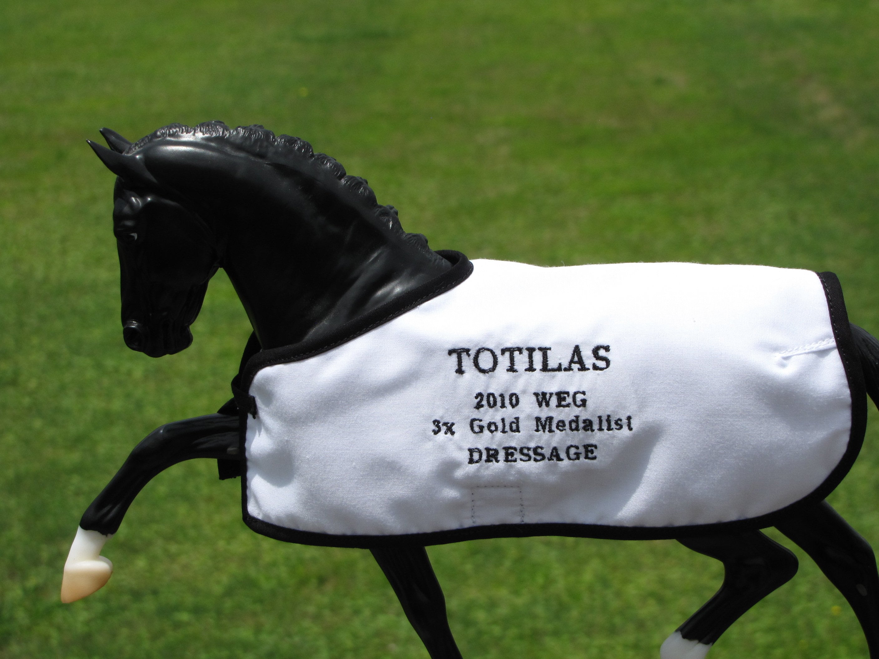 TOTILAS embroidered blanket for Breyer DRESSAGE horse model WEG World Equestrian Games gold medalist toy horse gift dressage