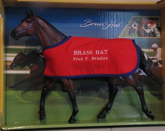 BRASS HAT with embroidered blanket thoroughbred tb race horse racehorse colt Breyer Horse original finish NIB model new in box