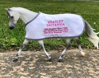Manta bordada HEADLEY BRITANNIA para el molde sin tirantes Breyer EVENTER, tres yeguas de concurso completo de 3 días, caballos de juguete.