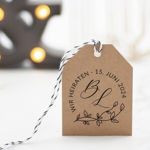 Personalisierter Hochzeitsstempel mit Initialen & Blumenranke – Individueller Stempel für Einladungen und Gastgeschenke (Motiv Luzern)