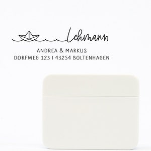 SELBSTFÄRBENDER STEMPEL "Boltenhagen" // Selbstfärbestempel mit Papierboot // persönlicher Familienstempel // Namensstempel