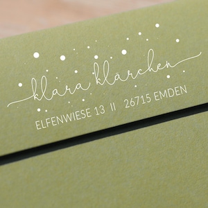 Adresstempel met handgeschreven tekst en stippenconfetti, naar wens aanpasbaar – "Emden" design