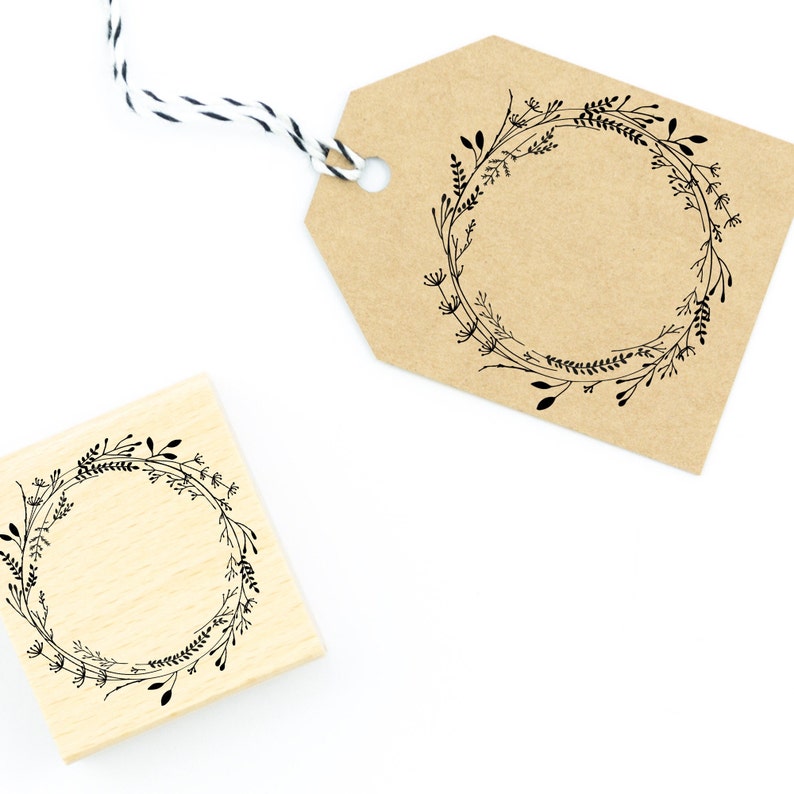 Motivstempel Blumenkranz // Stempel Geschenkanhänger // Holzstempel mit floralem Kranz M024 & M038 immagine 2