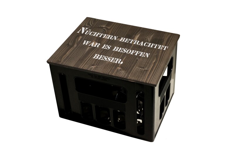 ultiMade® Bierkastensitz Holz Sitzauflage für Bierkiste Weihnachtsgeschenk Biergeschenk Geschenk für Männer Hocker NÜCHTERN BETRACHTET Bild 1