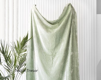 Sage Green Luxury Crushed Velvet Throw Blanket With Tassels Soft Velvet Boho Sofa Throw For Living Room UO Christmas Gift, Home Décor Throw