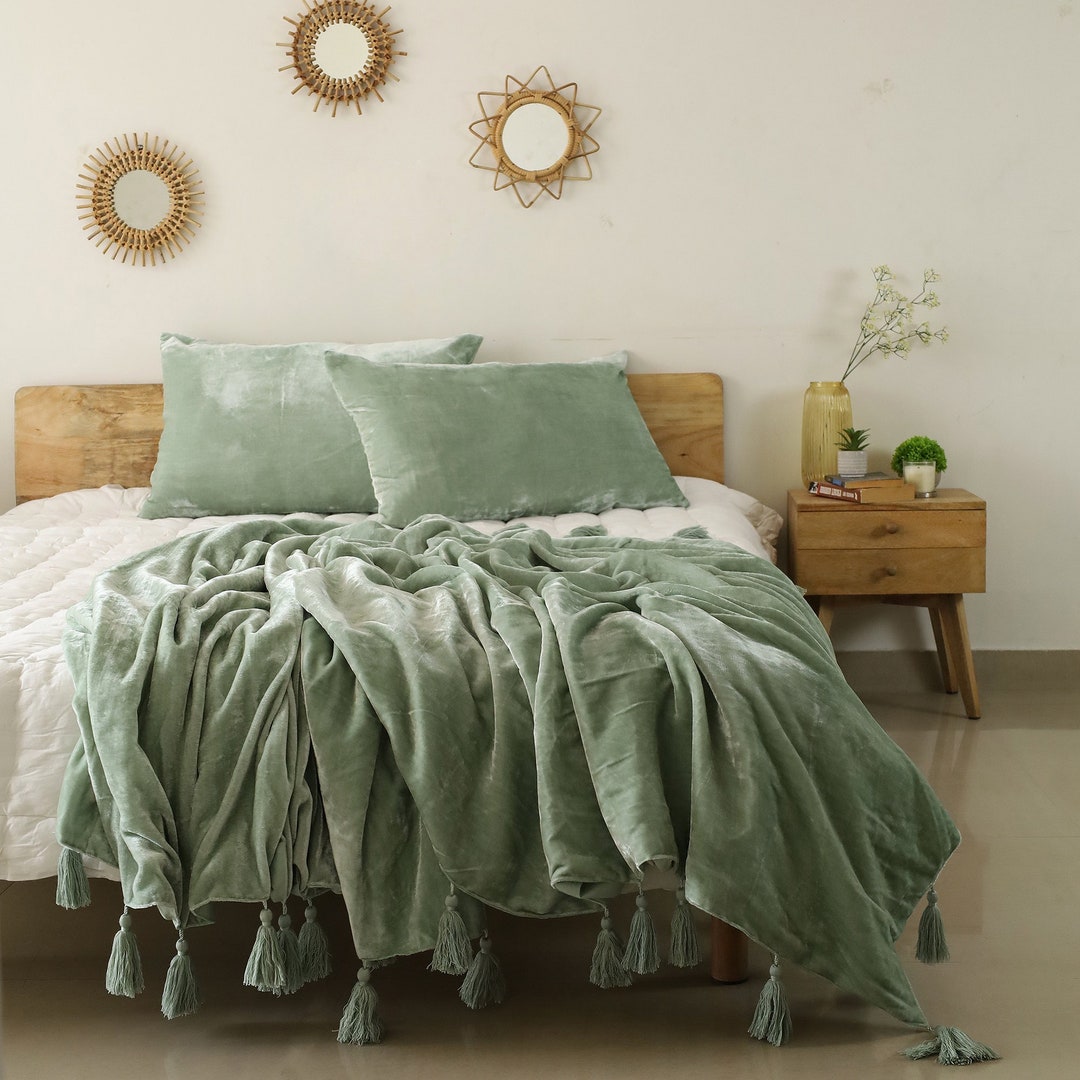 Sage Green Velvet Bedspread Velvet Throw Blanket With Handmade Knotted ...