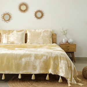 Custard Yellow Velvet Bedspread, Velvet Throw Blanket With Handmade Knotted Tassels Soft Velvet Boho Sofa Throw Living Room Christmas Gift