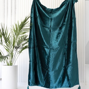 Luxe Velvet Throw Blanket With Handmade Knotted Tassels Soft Velvet ...