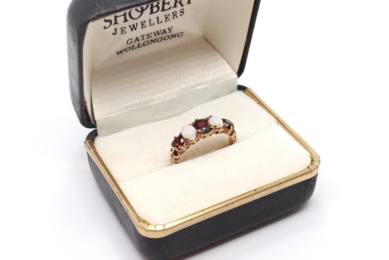 Victorian Style Vintage 9ct Gold Ornate Opal /& Garnet Ring