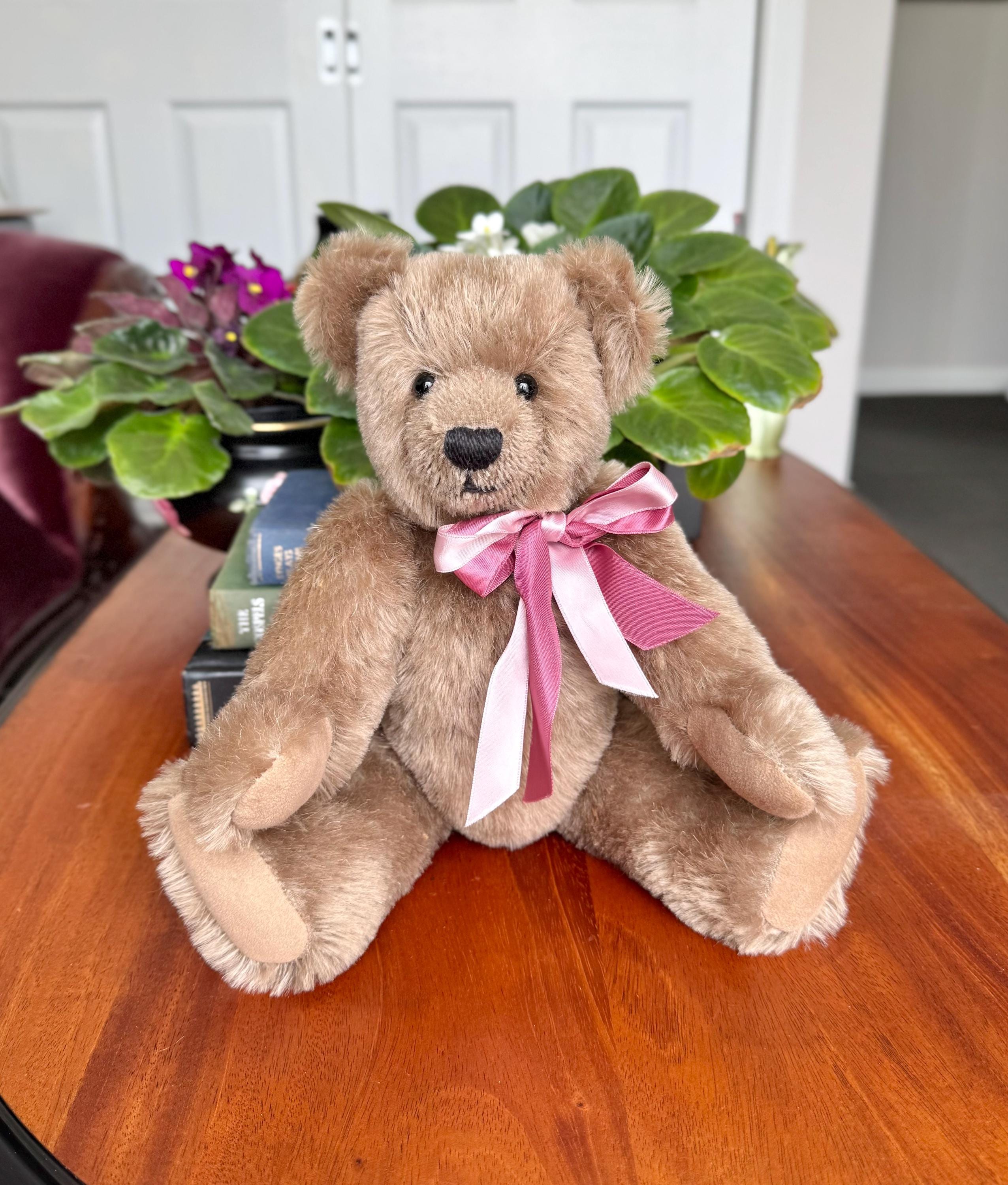 Vintage Janet Reeves HUG-A-BEAR Teddy Bear Mohair Handmade Artisan