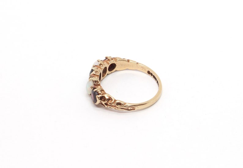 Victorian Style Vintage 9ct Gold Ornate Opal /& Garnet Ring
