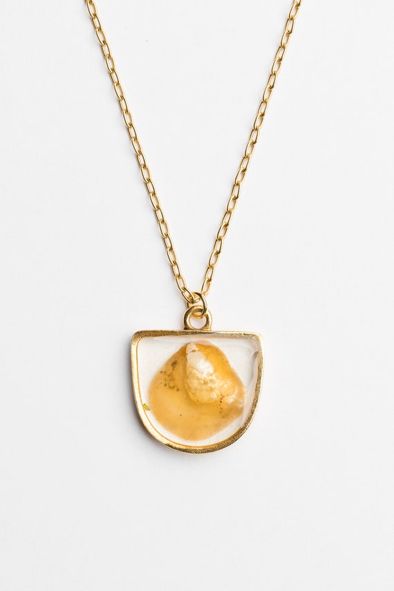 Gold Plated Semicircle Shell Stone Pendant Necklace New