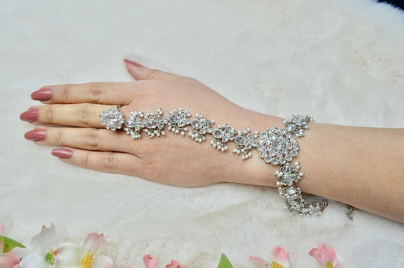 Haath cheap phool jewellery
