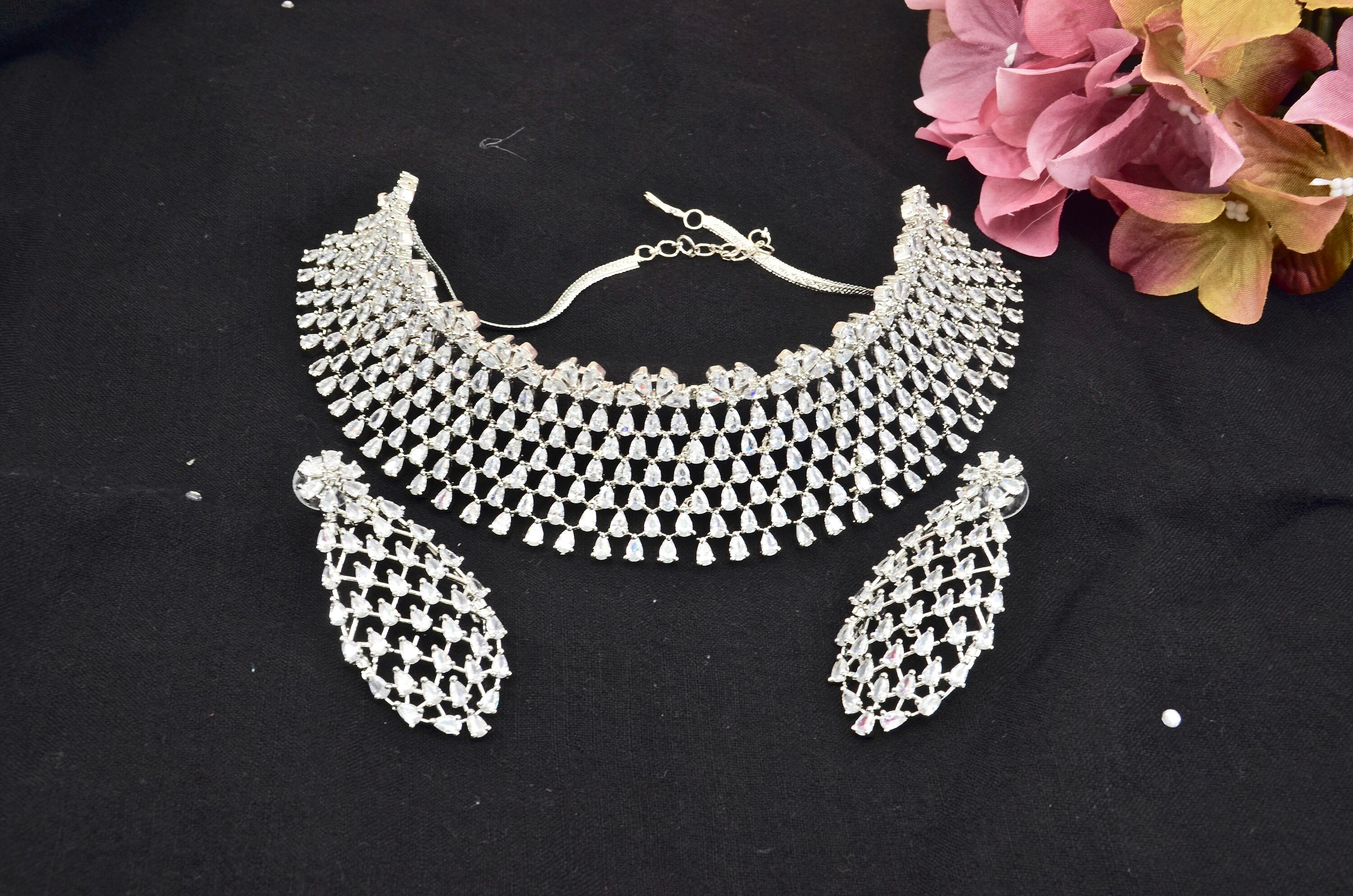 Diamond necklace choker best sale price