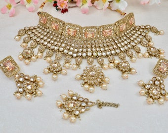 Bridal Gold choker set / Necklace set with Tikka / Wedding Jewelry set/ Indian Bridal Necklace set / Bridal Jewelry set