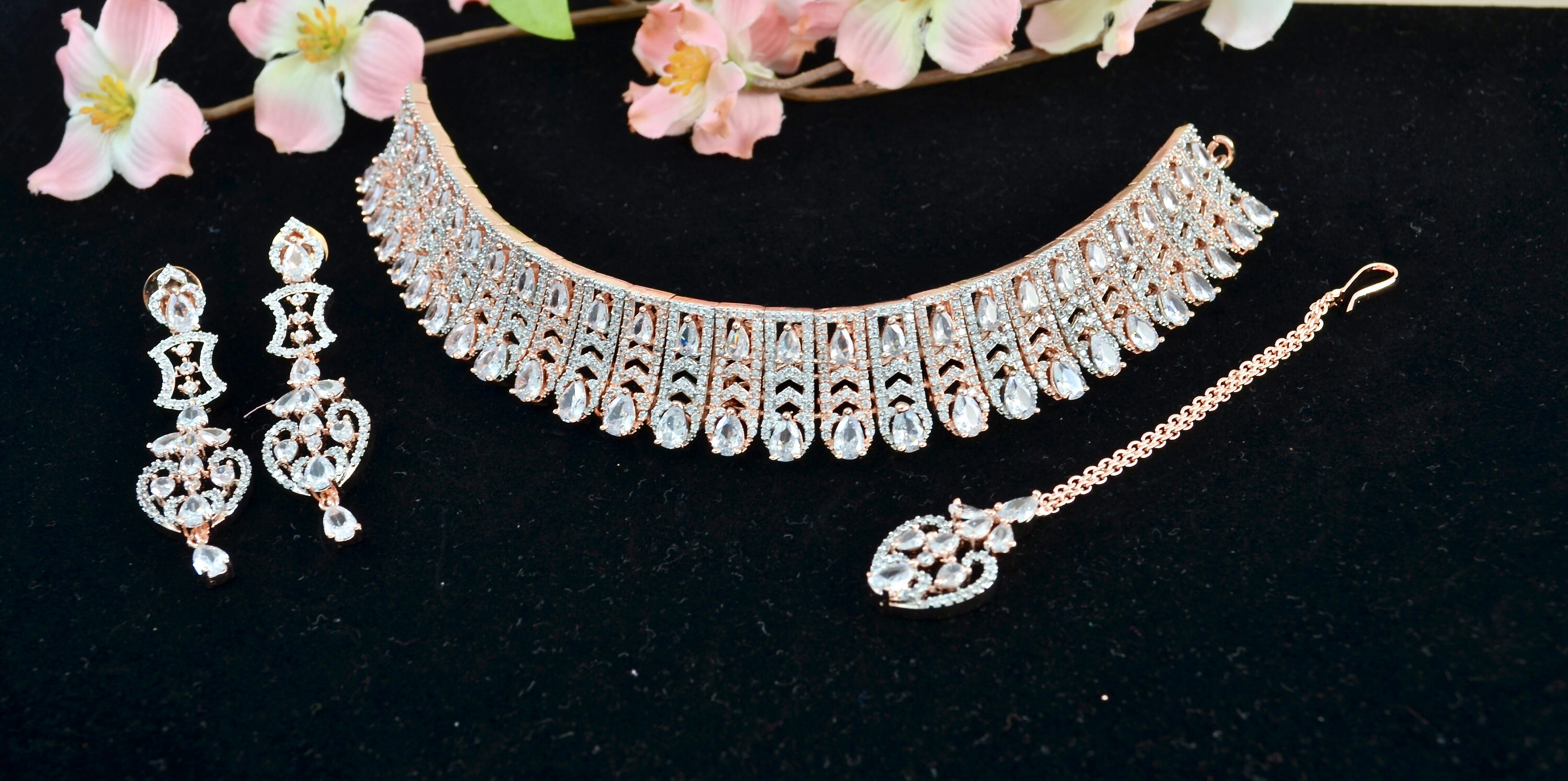 Diamond necklace choker best sale price
