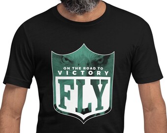 FLIEGEN. On the Road to Victory • Kurzärmeliges T-Shirt (Unisex)
