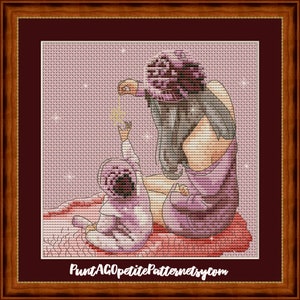 Weihnachtsmama und Kind in der gestrickten Mütze Kreuzstichmuster