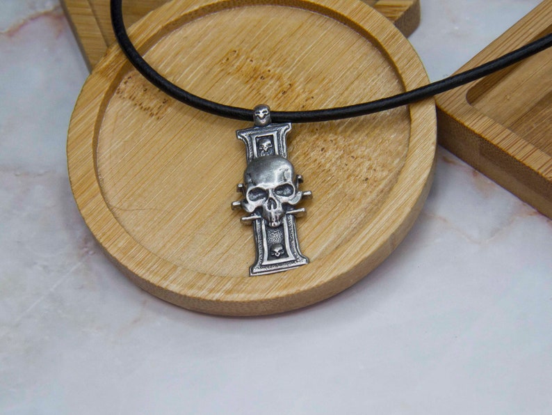 Inquisitorial Rosette / Inquisitor Insignia / Warhammer 40k | Etsy