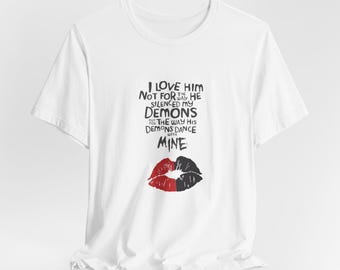 Dança dos Demônios | Arlequina | Design de Beijo | Camiseta Unissex