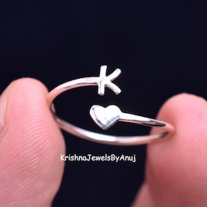 Anillo apilable con iniciales personalizado - Anillo envolvente con iniciales hechas a mano (de la A a la Z) - Anillo con letras personalizadas en plata de ley - Anillo minimalista con forma de corazón