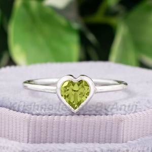 Natürlicher Peridot Edelstein Ring - 925 Sterling Silber Ring - 6 mm Herz Peridot Ring - August Birthstone Ring - Stapelring - Zierlicher Ring