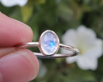 Natural White Rainbow Moonstone Ring - Solid 925 Sterling Silver Ring - Stacking Ring - June Birthstone - Tiny Ring - Top Quality Gemstone