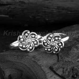 Beautiful Flower Toe Ring - 925 Sterling Silver Toe Ring - Toe Ring Pair - Adjustable Toe Band - Indian Traditional Jewelry - Midi Toe Ring