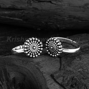 Pure silver deals toe rings online