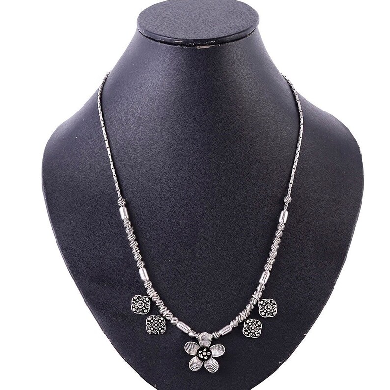 Traditional Jewelry 925 Solid Sterling Silver Silver Necklace KN 93 Beautiful Flower Charm Beaded Chain Necklace Length- 18 Inches